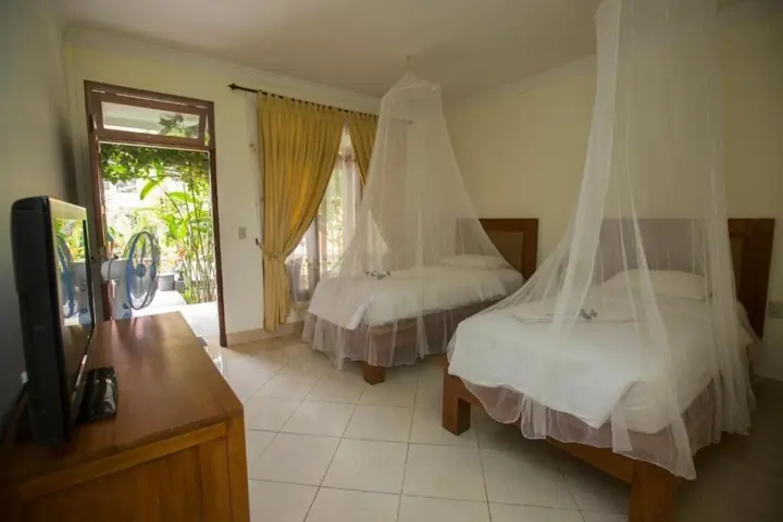 Озеро Тоба: Toba Village Inn