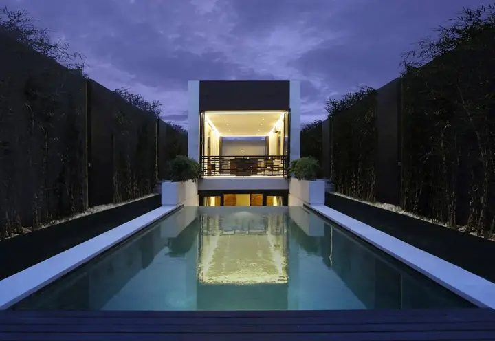 Кута: eqUILIBRIA SEMINYAK
