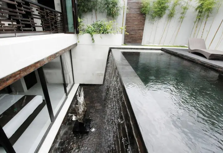 Кута: eqUILIBRIA SEMINYAK