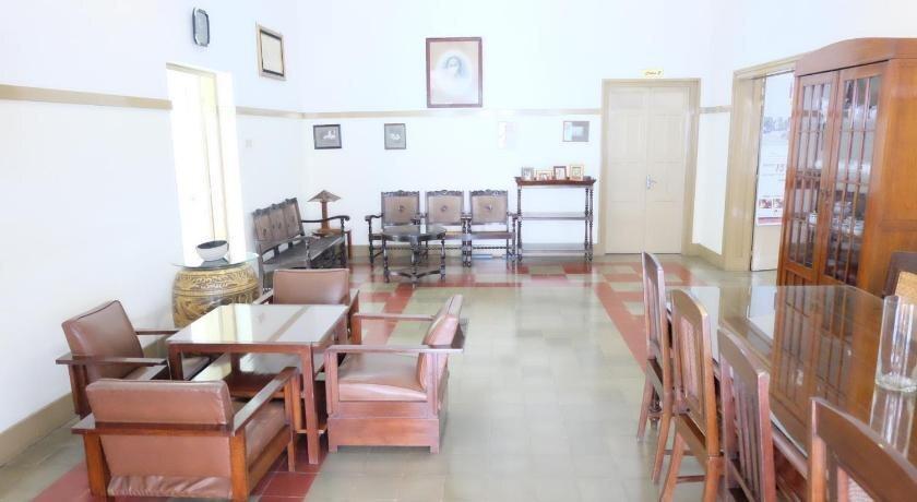 Батуретно: Ndalem Suratin Guesthouse