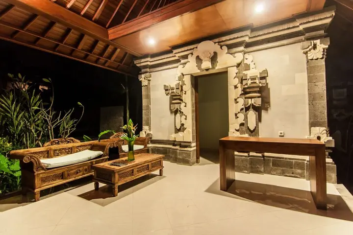 Убуд: Outpost Ubud
