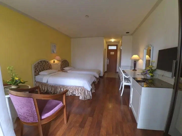 Бату: Purnama Hotel
