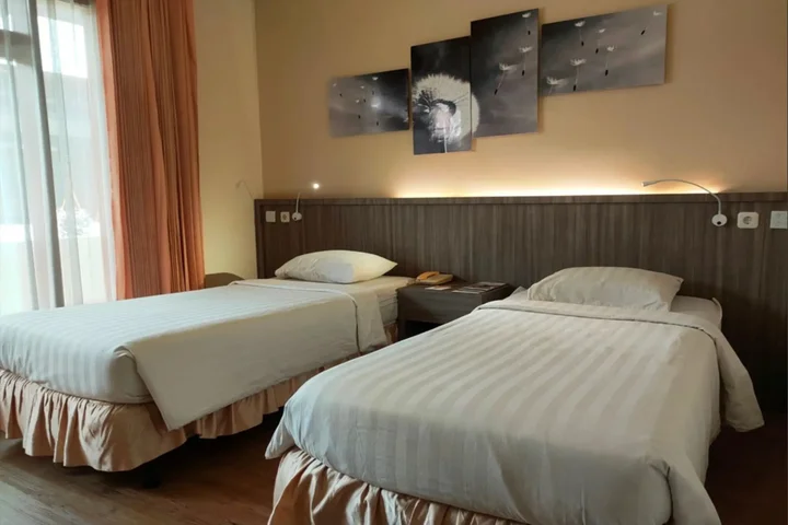 Бату: Purnama Hotel