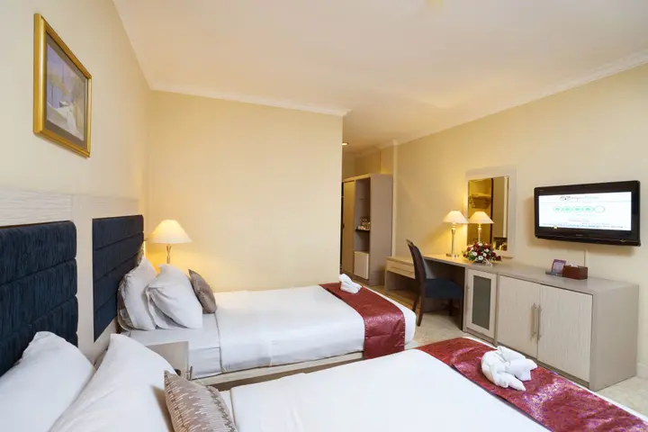 Бату: Royal Hotel and Villa Batu