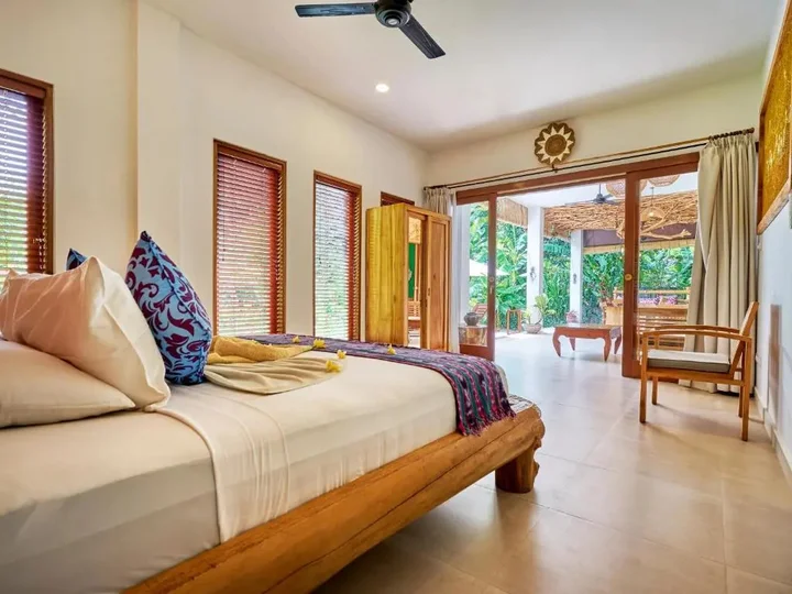 Бунутан: Pazzo Bali