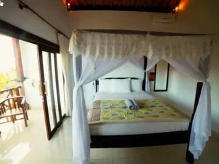 Бунутан: Warung Ary & Home Stay