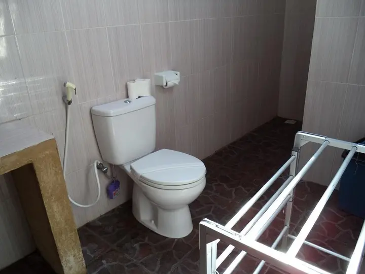 Бунутан: Warung Ary & Home Stay