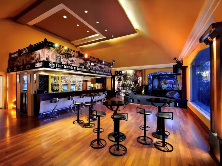 Суракарта: Novotel Solo