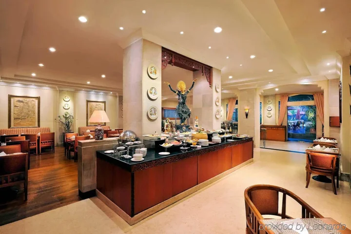 Суракарта: Novotel Solo