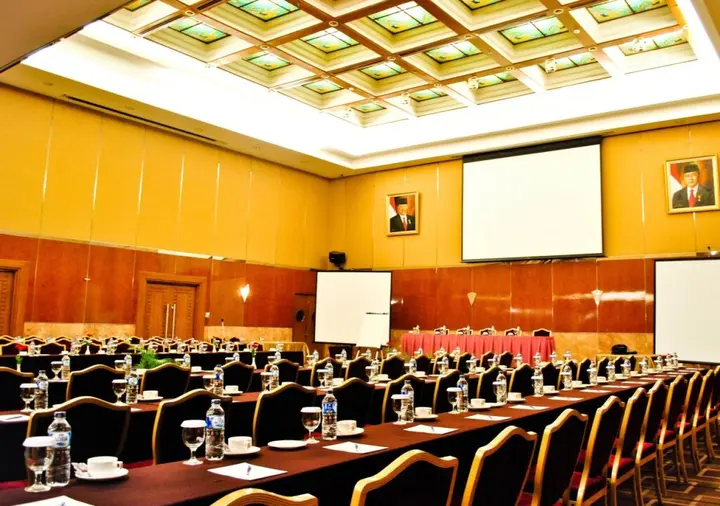 Бандунг: Grand Hotel Preanger