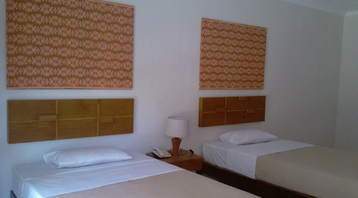 Каликбукбук: Hotel Celuk Agung