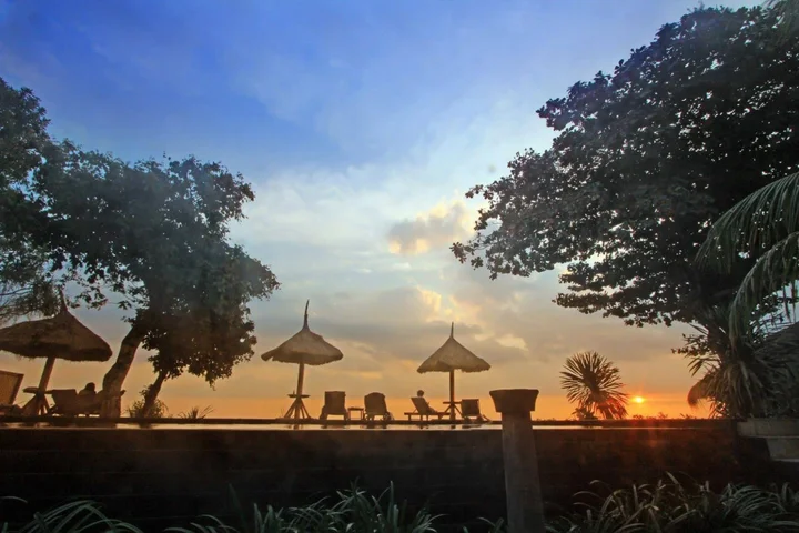 Сенджиги: Sunsethouse Lombok