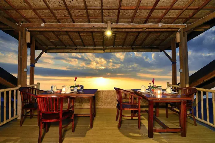 Сенджиги: Sunsethouse Lombok