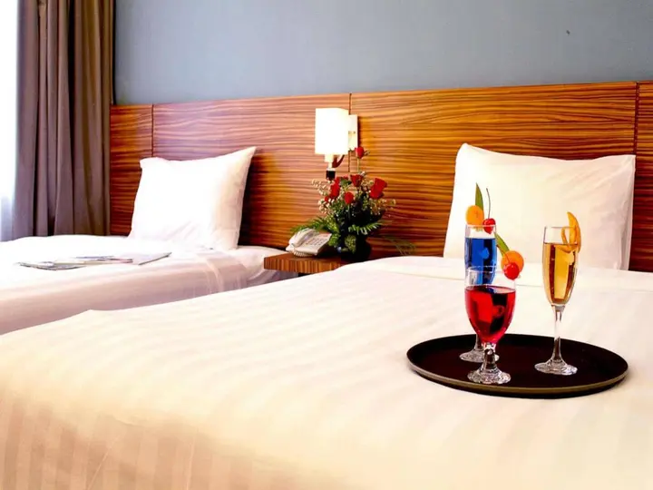 Сукарайя: Lorin Sentul Hotel
