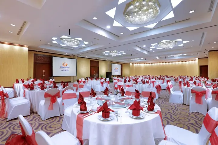 Семаранг: Grand Candi Hotel