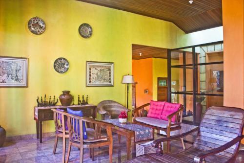 Тернате: Villa Ma'Rasai
