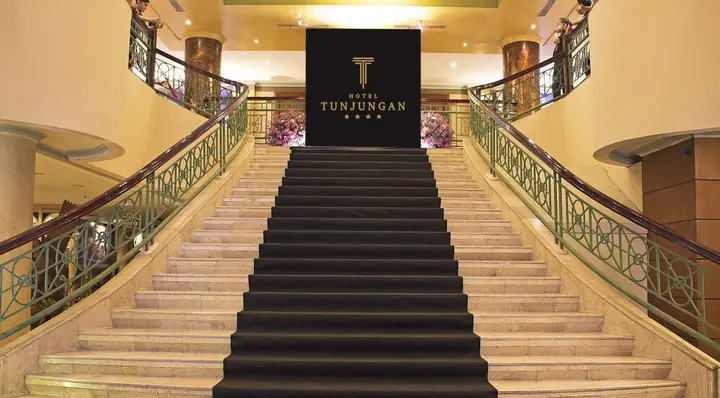 Сурабая: Tunjungan Hotel