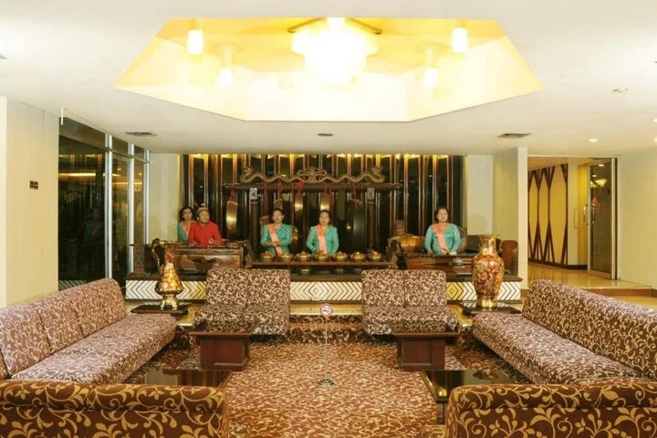 Гресик: Elmi Hotel