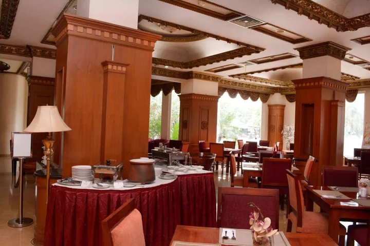 Сурабая: Quds Royal Hotel