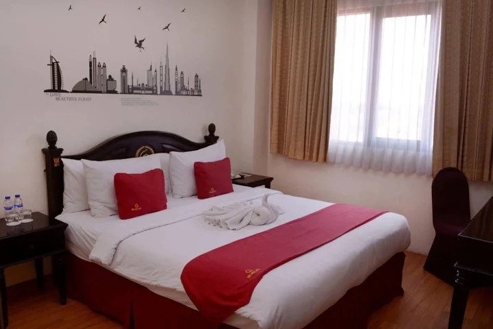 Сурабая: Quds Royal Hotel