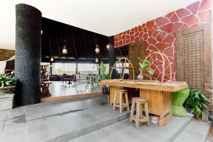 Сурабая: Uno Hotel