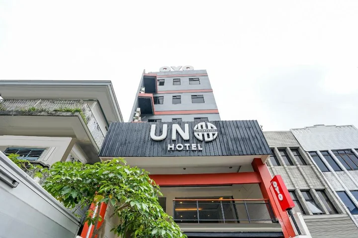 Сурабая: Uno Hotel