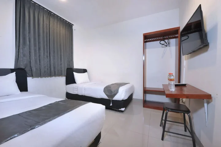 Сурабая: Uno Hotel