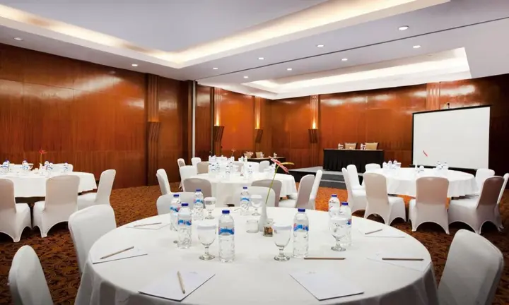 Сурабая: Hotel Santika Jemursari