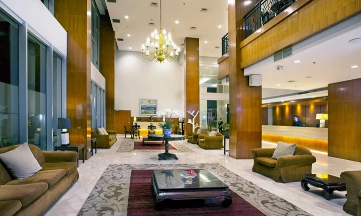 Сурабая: Hotel Santika Jemursari