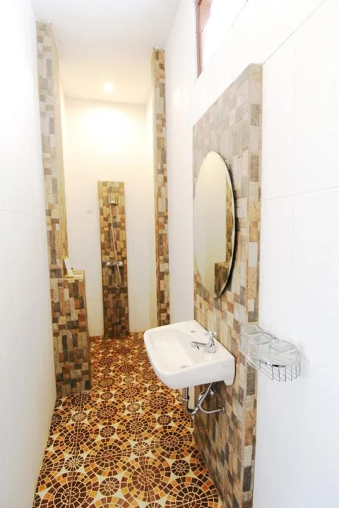Бату: Hotel Gradia 1