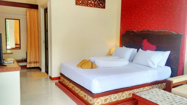 Бату: Hotel Gradia 1