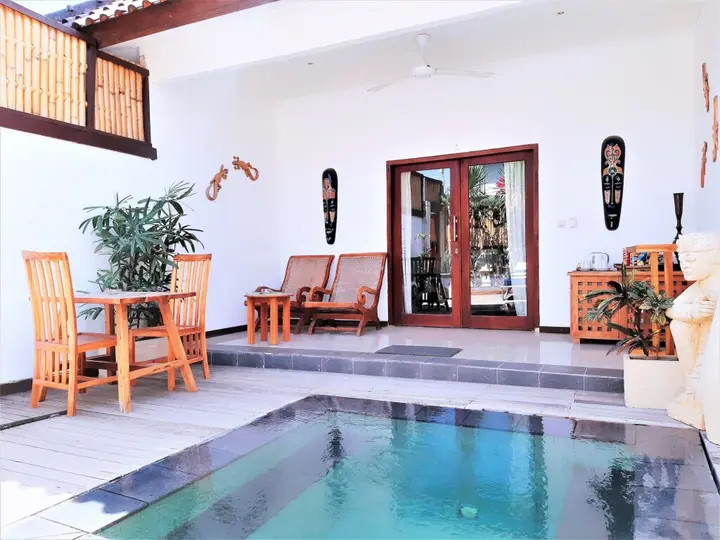 Гили Траванган: The Beach House Resort