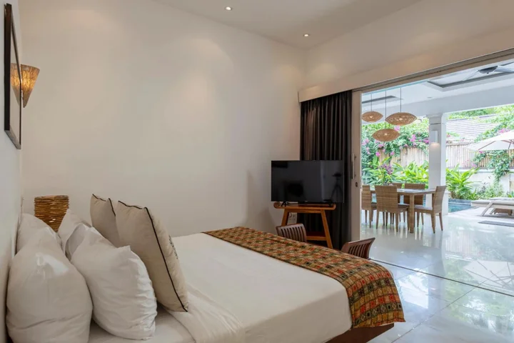 Гили Траванган: The Beach House Resort