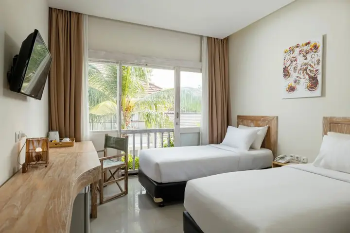Гили Траванган: The Beach House Resort