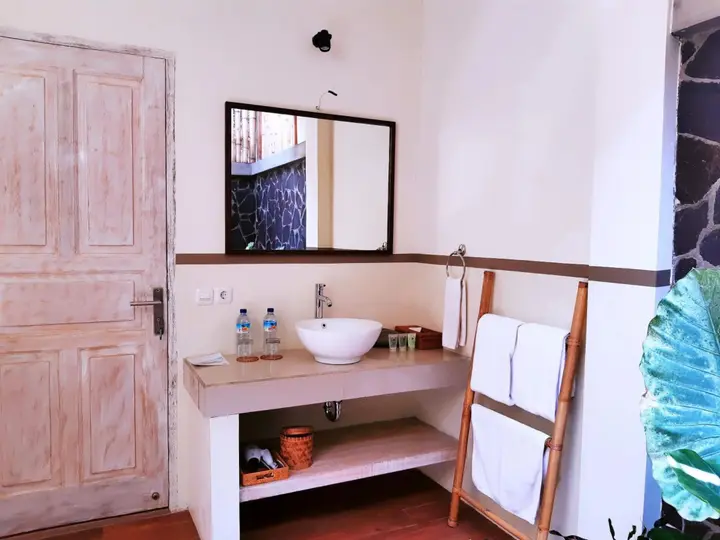 Гили Траванган: The Beach House Resort