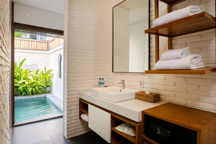 Гили Траванган: The Beach House Resort