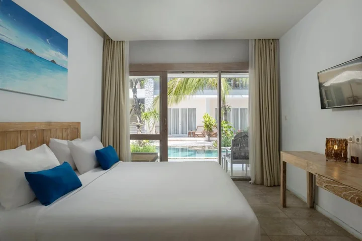 Гили Траванган: The Beach House Resort