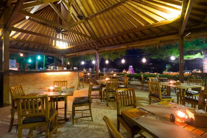 Гили Аир: Royal Regantris Villa Karang