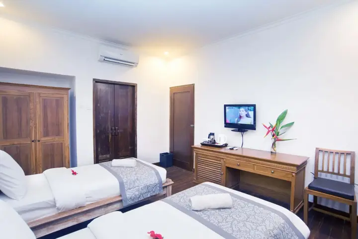 Гили Аир: Royal Regantris Villa Karang