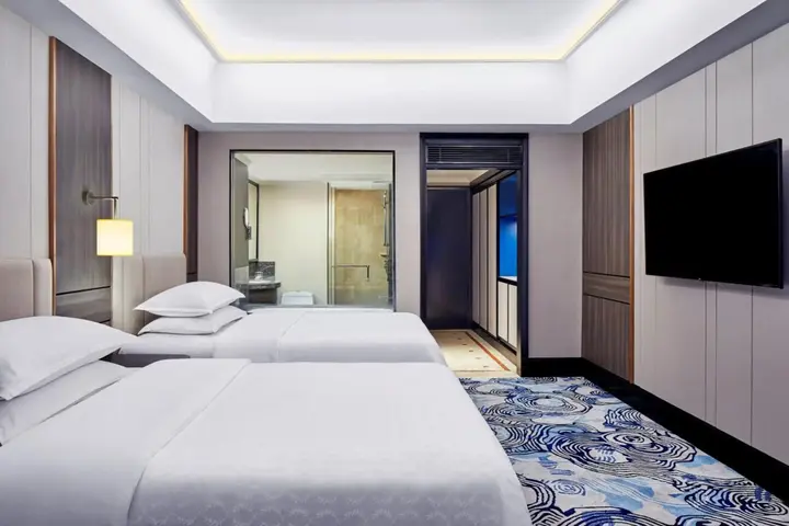 Сурабая: Sheraton Surabaya Hotel and Towers