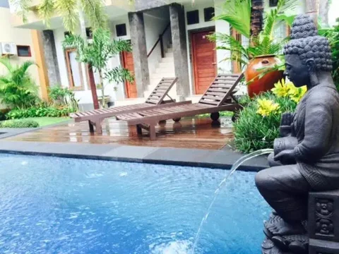 Беноа: Tanjung Sari Inn