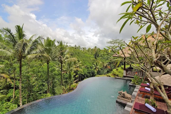 Тегаллаланг: Villa Amrita