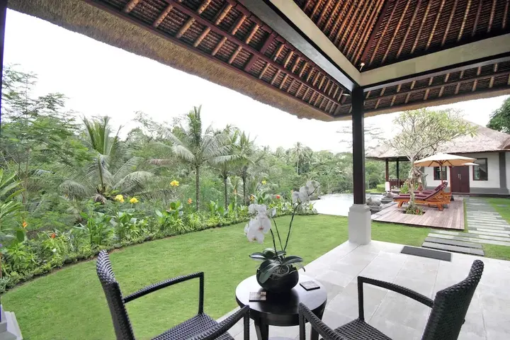 Тегаллаланг: Villa Amrita