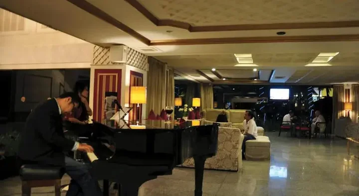 Медан: Hotel Danau Toba International