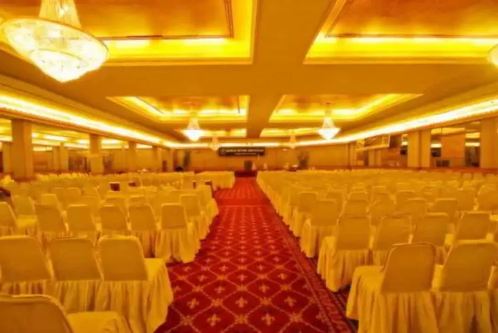 Медан: Hotel Danau Toba International