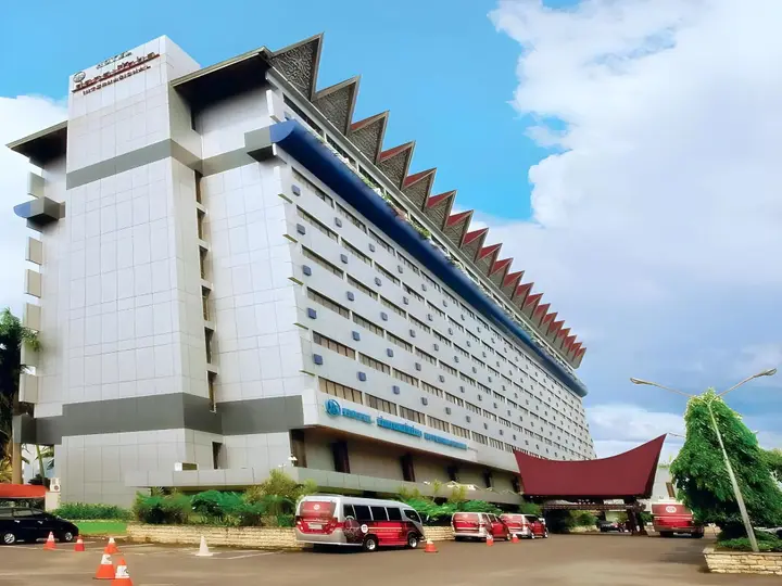 Медан: Hotel Danau Toba International