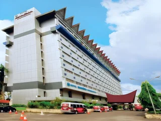 Медан: Hotel Danau Toba International