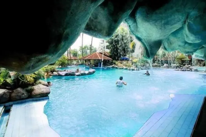 Медан: Hotel Danau Toba International