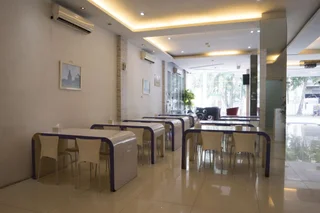 Медан: Candi Hotel