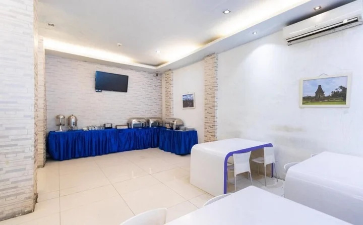 Медан: Candi Hotel